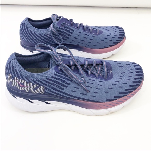 hoka one one road runner